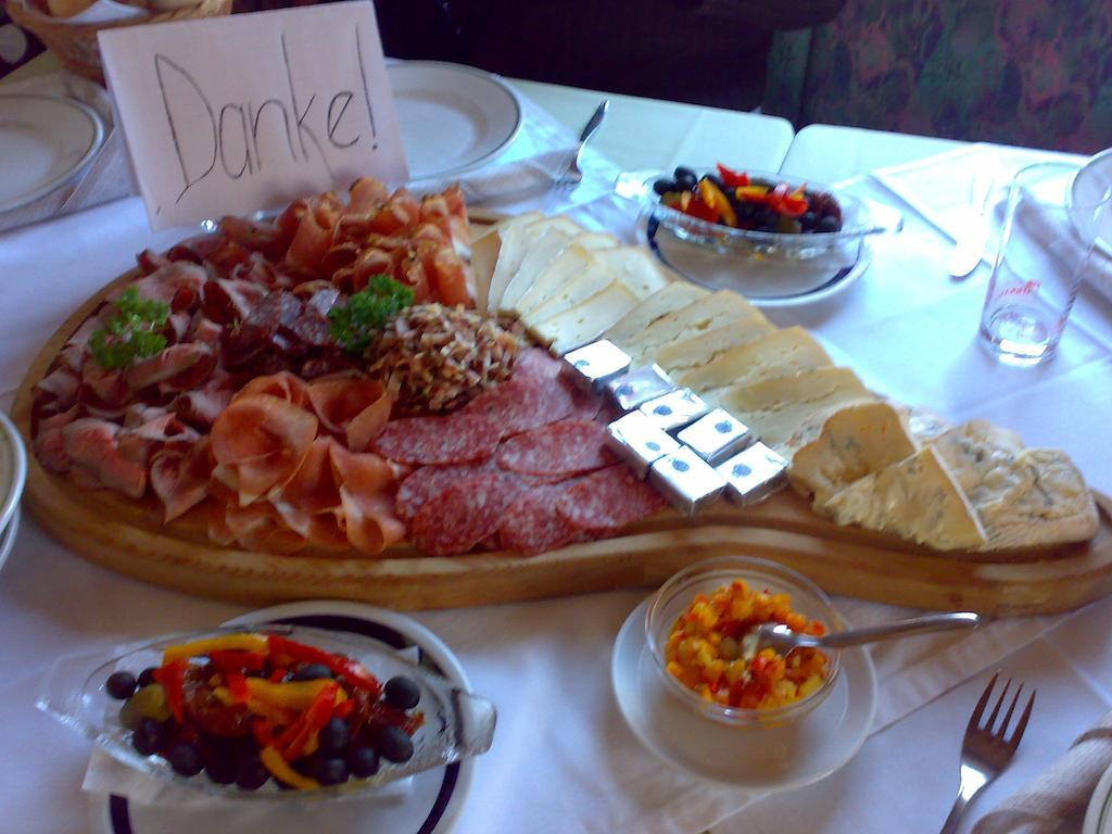 Gasthaus St. Valentin 치우사 외부 사진
